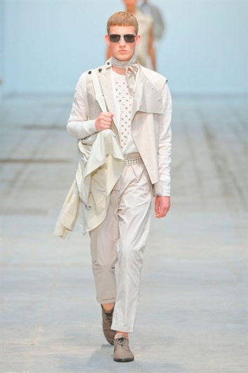 Fotoservizio/SS 2013/MEN/COSTUME NATIONAL HOMME/D1/1