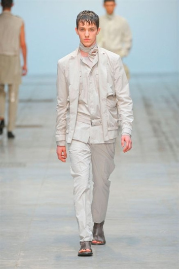 Fotoservizio/SS 2013/MEN/COSTUME NATIONAL HOMME/D1/4