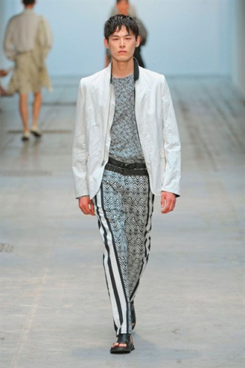 Fotoservizio/SS 2013/MEN/COSTUME NATIONAL HOMME/D1/7