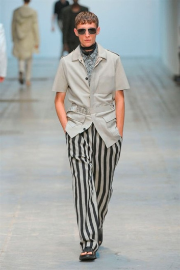 Fotoservizio/SS 2013/MEN/COSTUME NATIONAL HOMME/D1/9