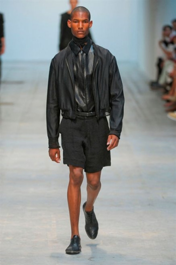 Fotoservizio/SS 2013/MEN/COSTUME NATIONAL HOMME/D1/16