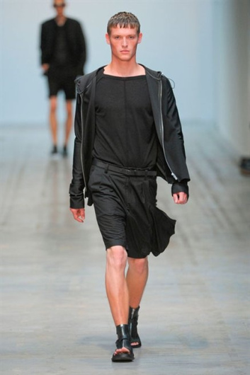Fotoservizio/SS 2013/MEN/COSTUME NATIONAL HOMME/D1/17