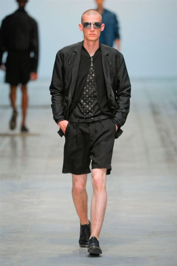 Fotoservizio/SS 2013/MEN/COSTUME NATIONAL HOMME/D1/18