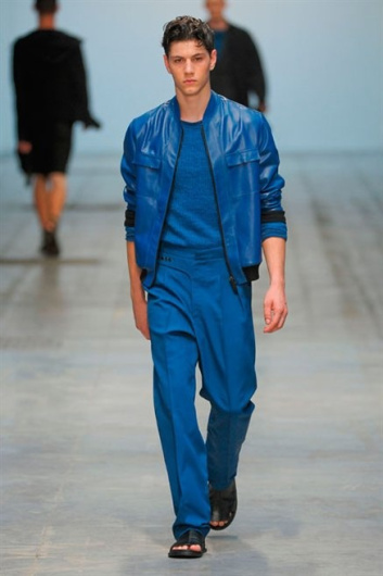 Fotoservizio/SS 2013/MEN/COSTUME NATIONAL HOMME/D1/19
