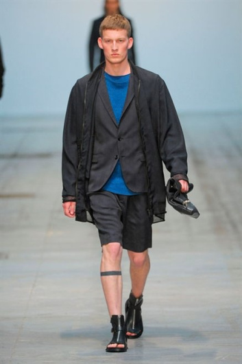 Fotoservizio/SS 2013/MEN/COSTUME NATIONAL HOMME/D1/20