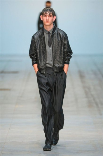 Fotoservizio/SS 2013/MEN/COSTUME NATIONAL HOMME/D1/25