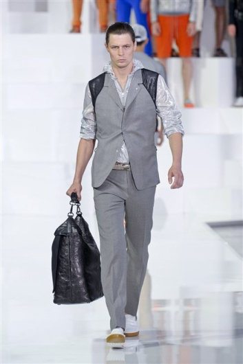 Fotoservizio/SS 2013/MEN/DIRK BIKKEMBERGS/D1/14