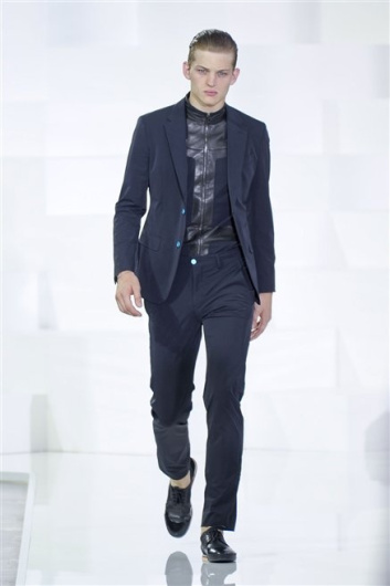 Fotoservizio/SS 2013/MEN/DIRK BIKKEMBERGS/D1/3