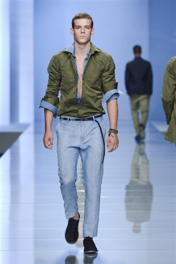 Fotoservizio/SS 2013/MEN/ERMANNO SCERVINO/D1/21