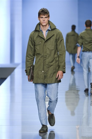 Fotoservizio/SS 2013/MEN/ERMANNO SCERVINO/D1/22