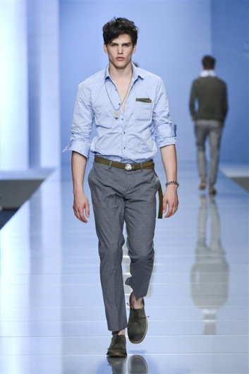 Fotoservizio/SS 2013/MEN/ERMANNO SCERVINO/D1/26