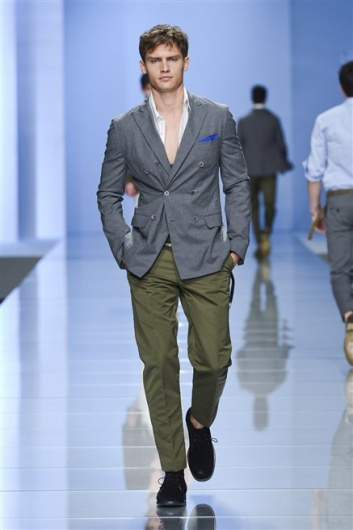 Fotoservizio/SS 2013/MEN/ERMANNO SCERVINO/D1/27