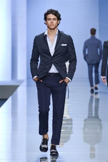 Fotoservizio/SS 2013/MEN/ERMANNO SCERVINO/D1/38