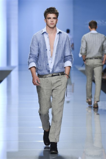 Fotoservizio/SS 2013/MEN/ERMANNO SCERVINO/D1/5