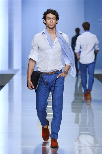 Fotoservizio/SS 2013/MEN/ERMANNO SCERVINO/D1/12