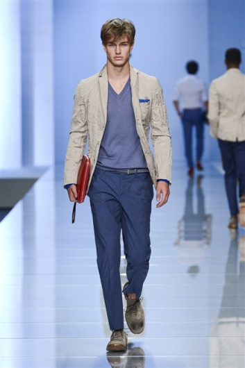 Fotoservizio/SS 2013/MEN/ERMANNO SCERVINO/D1/14
