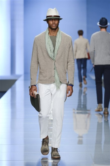 Fotoservizio/SS 2013/MEN/ERMANNO SCERVINO/D1/16