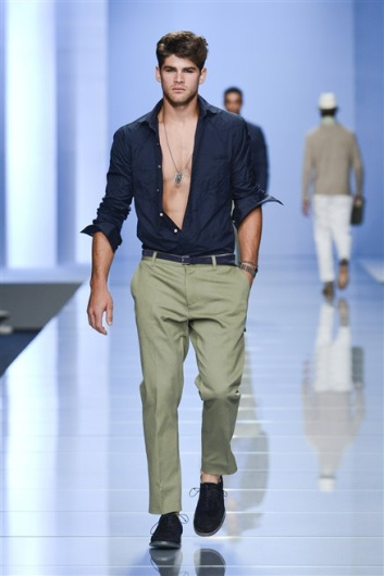 Fotoservizio/SS 2013/MEN/ERMANNO SCERVINO/D1/18