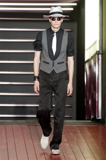 Fotoservizio/SS 2013/MEN/JOHN VARVATOS/D1/28