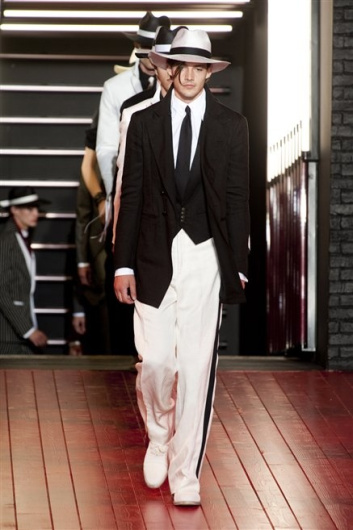 Fotoservizio/SS 2013/MEN/JOHN VARVATOS/D1/33