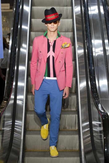 Fotoservizio/SS 2013/MEN/MOSCHINO/D1/24