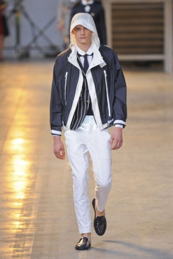 Fotoservizio/SS 2013/MEN/MONCLER GAMME BLEU/D1/33