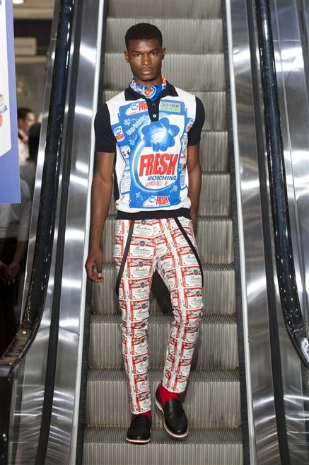 Fotoservizio/SS 2013/MEN/MOSCHINO/D1/1