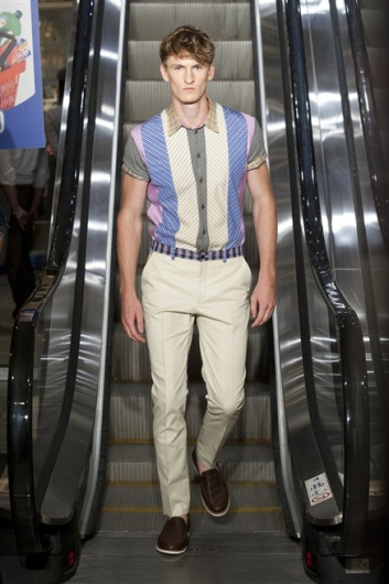 Fotoservizio/SS 2013/MEN/MOSCHINO/D1/10