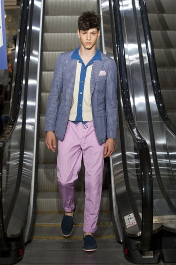 Fotoservizio/SS 2013/MEN/MOSCHINO/D1/11