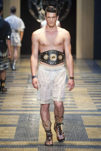 Fotoservizio/SS 2013/MEN/VERSACE/D1/5