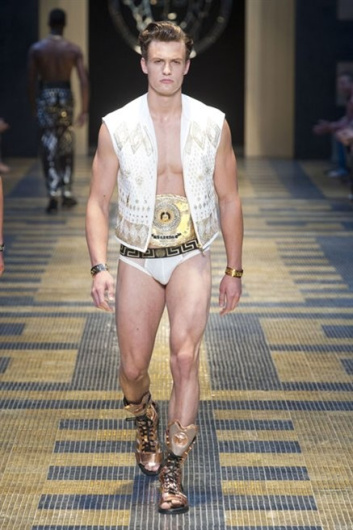 Fotoservizio/SS 2013/MEN/VERSACE/D1/6