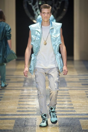 Fotoservizio/SS 2013/MEN/VERSACE/D1/17