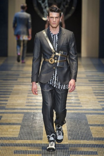 Fotoservizio/SS 2013/MEN/VERSACE/D1/26