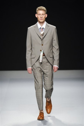 Fotoservizio/SS 2013/MEN/VIVIENNE WESTWOOD/D1/7