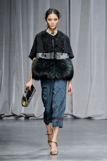 Fotoservizio/FW 2012-2013/WOMEN/ANTONIO MARRAS/D1/10