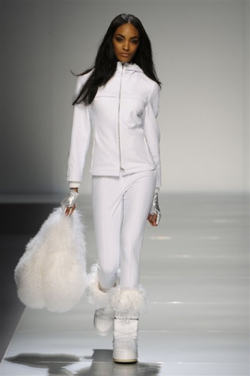 Fotoservizio/FW 2012-2013/WOMEN/BLUMARINE/D1/6