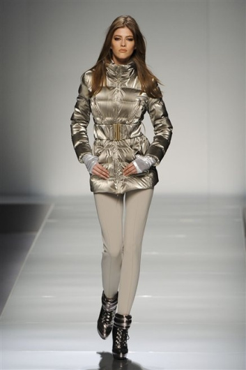 Fotoservizio/FW 2012-2013/WOMEN/BLUMARINE/D1/11