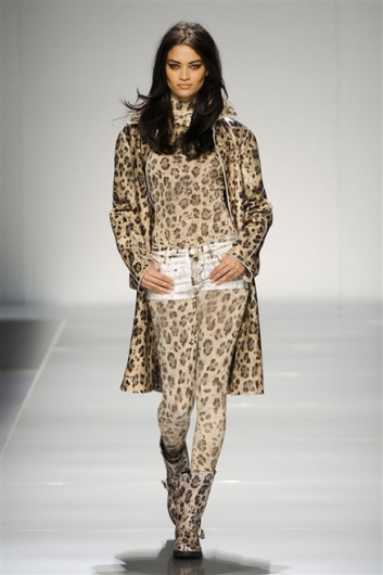 Fotoservizio/FW 2012-2013/WOMEN/BLUMARINE/D1/20