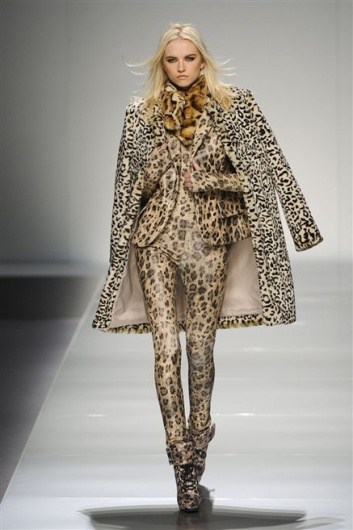 Fotoservizio/FW 2012-2013/WOMEN/BLUMARINE/D1/22