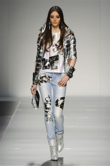 Fotoservizio/FW 2012-2013/WOMEN/BLUMARINE/D1/46