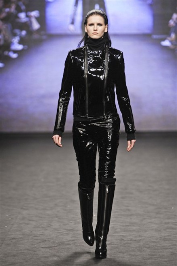 Fotoservizio/FW 2012-2013/WOMEN/C'N'C COSTUME NATIONAL/D1/0