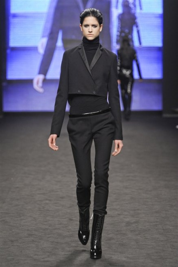 Fotoservizio/FW 2012-2013/WOMEN/C'N'C COSTUME NATIONAL/D1/2