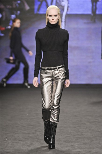 Fotoservizio/FW 2012-2013/WOMEN/C'N'C COSTUME NATIONAL/D1/24