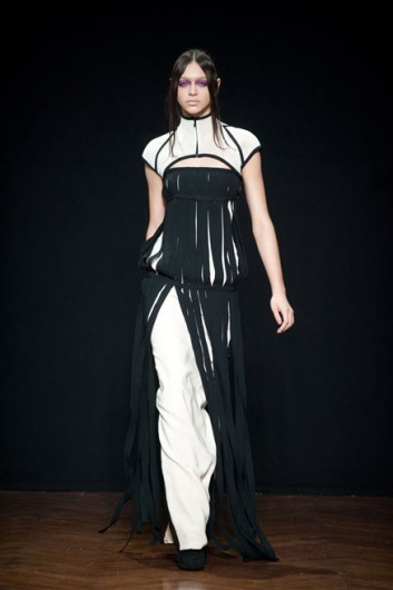 Fotoservizio/FW 2012-2013/WOMEN/CRISTIANO BURANI/D1/4
