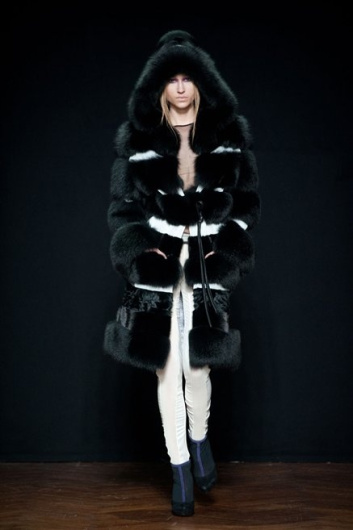 Fotoservizio/FW 2012-2013/WOMEN/CRISTIANO BURANI/D1/5