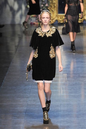 Fotoservizio/FW 2012-2013/WOMEN/DOLCE & GABBANA/D1/2