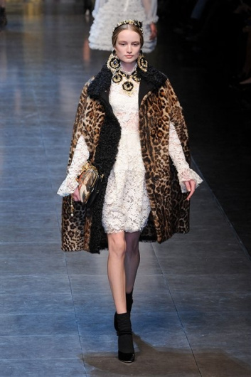 Fotoservizio/FW 2012-2013/WOMEN/DOLCE & GABBANA/D1/27