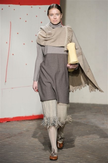 Fotoservizio/FW 2012-2013/WOMEN/DANIELA GREGIS/D1/1