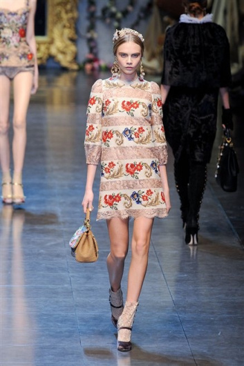 Fotoservizio/FW 2012-2013/WOMEN/DOLCE & GABBANA/D1/36