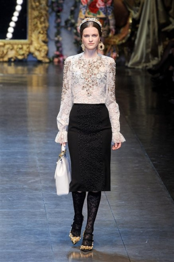 Fotoservizio/FW 2012-2013/WOMEN/DOLCE & GABBANA/D1/44